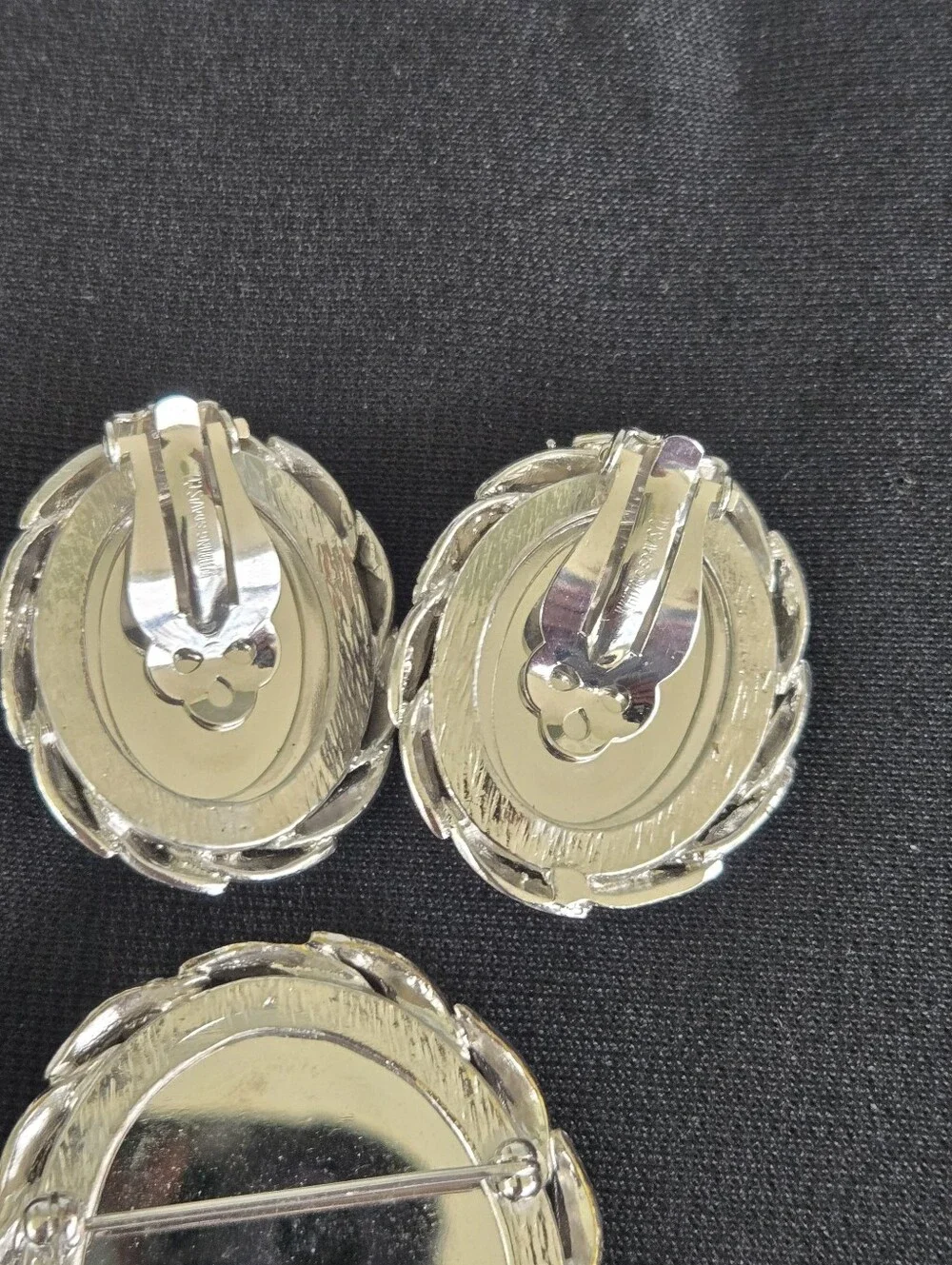 VTG 1960s Whiting & Davis Blue White Silver Floral Cameo & Earring Parure Set